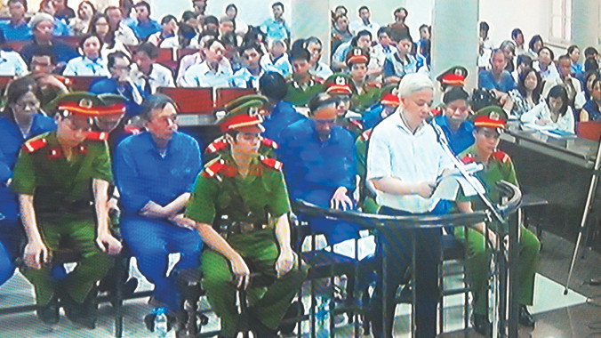 Bầu Kiên đọc đơn kêu oan trước toà 