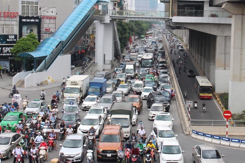 HĐND Hà Nội đã thông qua khoản chi hơn 1.800 tỷ để không ùn tắc quá 30 phút.