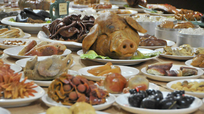 Những món ăn ngon mắt nhưng chỉ để ngắm mà không thể ăn.Ảnh: CFP.