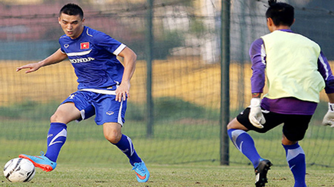 Cửa vào đội tuyển luôn rộng mở với các cầu thủ Việt kiều như Đặng Văn Robert (trái). Ảnh: Gia Hưng.