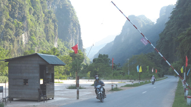 Tự ý lập barie trên các tuyến quốc lộ, tỉnh lộ để thu phí môi trường rừng