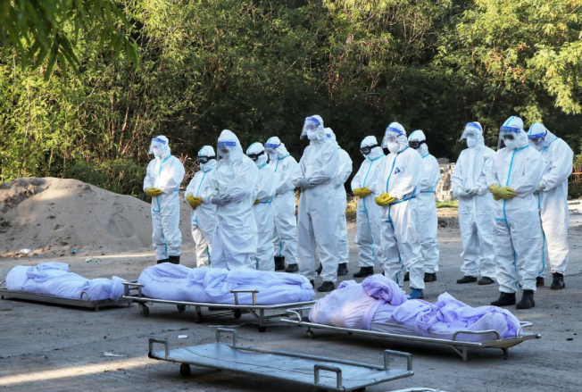 Nhiều người mắc COVID-19 ở Myanmar chết tại nhà. (Ảnh: Reuters)