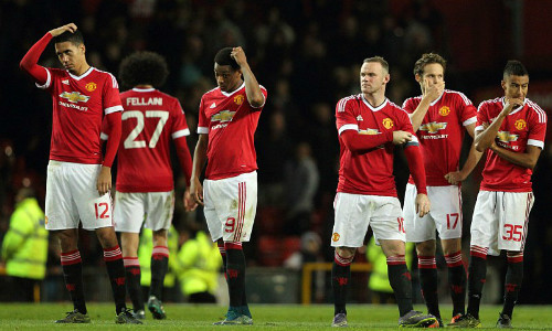 Cầu thủ Man Utd thất vọng khi bị loại sớm ở Cup Liên đoàn. Ảnh: AFP.