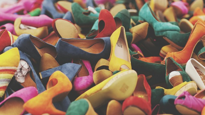 Trường l'istituto Tecnico Industriale di Avezzano cấm học sinh và nhân viên đi giày cao gót vì sợ động đất. Ảnh: Getty.