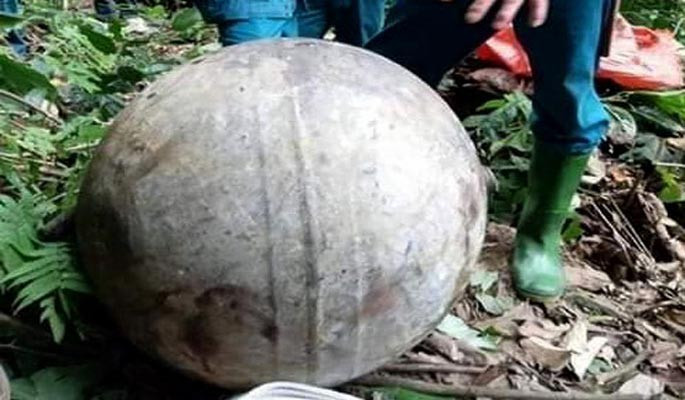  Vật thể lạ rơi từ không trung xuống đất được tìm thấy tại Tuyên Quang. Ảnh: Đ.X