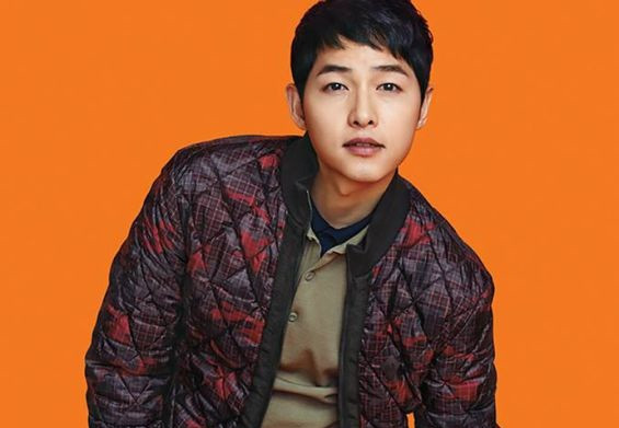 Vẻ điển trai đầy quyến rũ của nam thần ‘Hậu duệ Mặt trời’