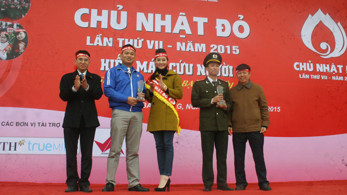 Rộn ràng Chủ nhật Đỏ tại Bắc Giang