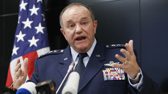 Tư lệnh đồng minh tối cao NATO ở châu Âu, Tướng Mỹ Philip Breedlove đã kêu gọi việc xây dựng hệ thống đường dây nóng (điện thoại đỏ) với Moscow.