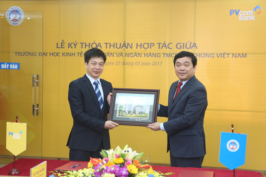 PVcomBank ký thỏa thuận hợp tác với Trường Đại học Kinh tế Quốc dân 