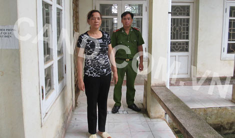 Cơ quan Công an dẫn giải Dương Thị Lan