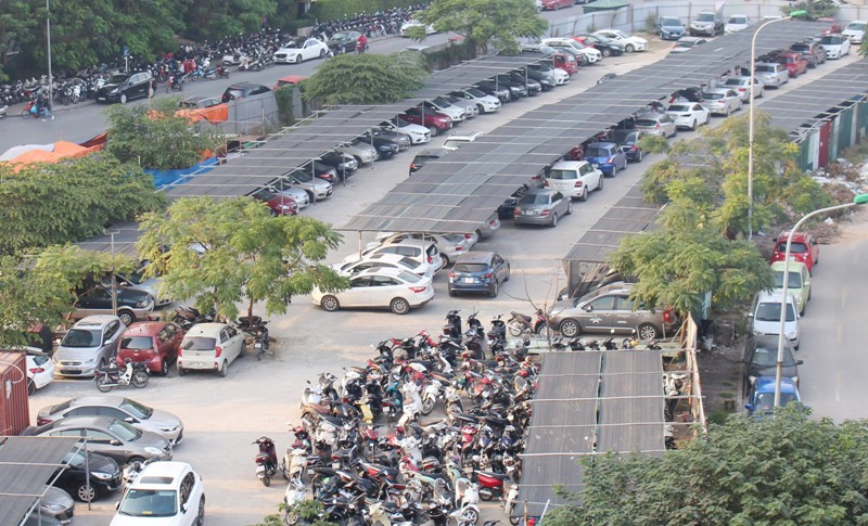 Từ 1/1/2018 giá trông giữ xe tại nội thành Hà Nội sẽ đồng loạt tăng gấp đôi. Ảnh: T.Đảng