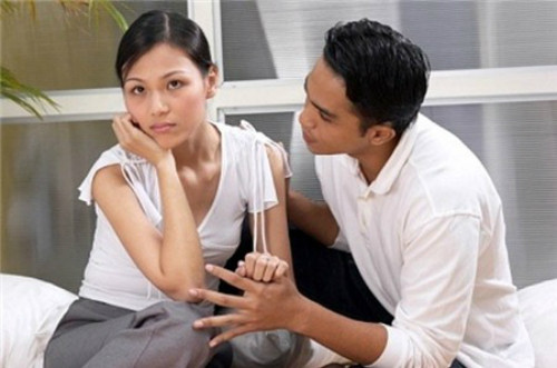 Em gọi người yêu cũ đón về khi cãi nhau với tôi