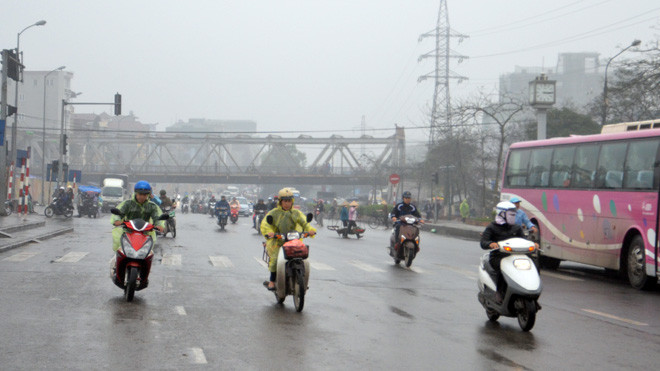 Chiều tối, khu vực Hà Nội dự báo xuất hiện mưa dông. Ảnh: Thanh Hà