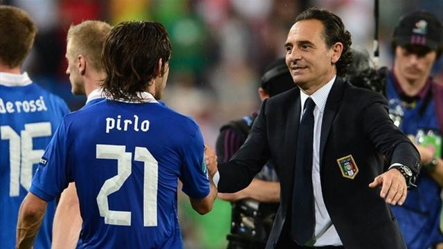 Mỗi khi khởi đầu chậm, Italia lại tiến rất sâu