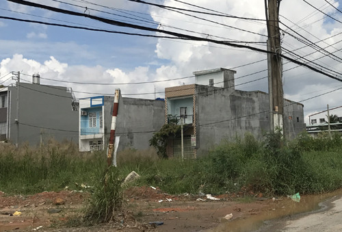 Khu đất xưa anh Thuấn mua giờ mới bắt đầu có người xây nhà. Ảnh: NVCC.