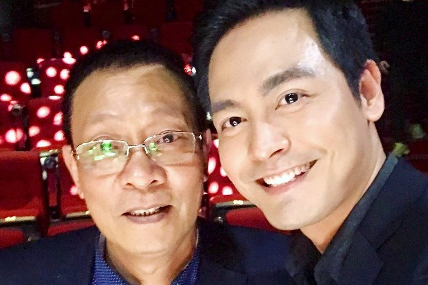 MC Phan Anh chia sẻ hình ảnh chụp chung với nhà báo Lại Văn Sâm.
