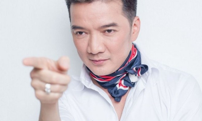 Đàm Vĩnh Hưng nổi giận khi Dương Triệu Vũ bị sàm sỡ trên sân khấu.