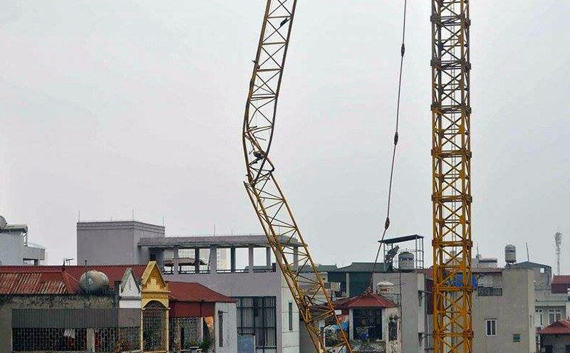 Phần giữa tay cần bị gãy xoắn