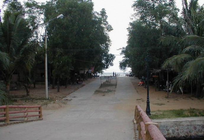 Đường vào biển Xuân Thành, huyện Nghi Xuân, Hà Tĩnh nơi công an vừa phá ổ mại dâm