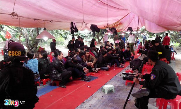 Cảnh sát cơ động dùng tàu hỏa đột kích sới bạc