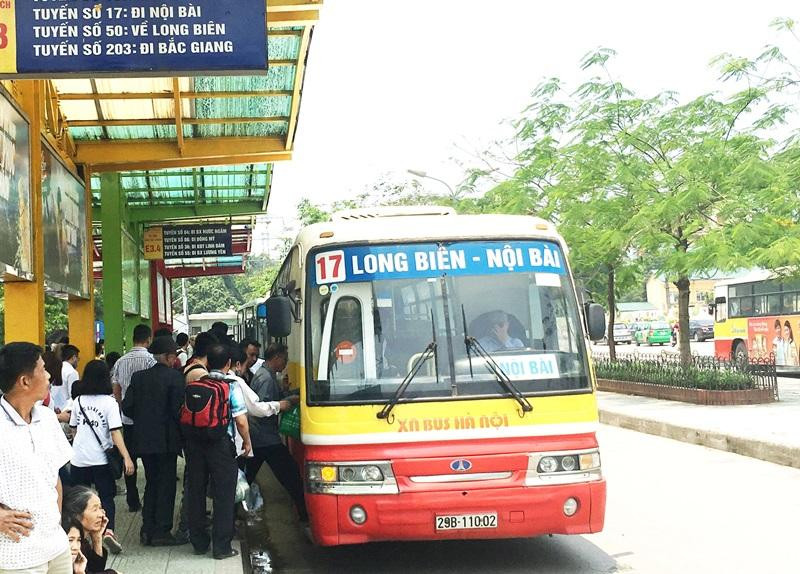 Một trong 6 tuyến buýt đi Nội Bài đang hoạt động của thành phố Hà Nội.