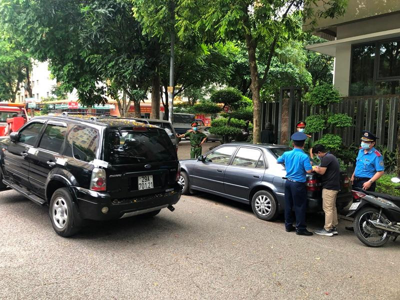 Bãi xe lậu tại Linh Đàm bị yêu cầu giải tỏa trước 27/6