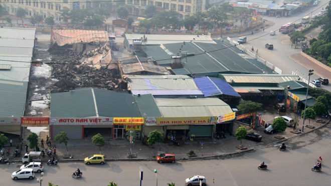 Hiện trường sau vụ cháy ở Khu đô thị Nam Trung Yên. Ảnh: Tuấn Nguyễn