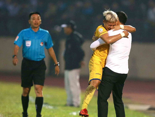 'Ronaldo Việt Nam' đầu quân cho đội bóng của Công Vinh