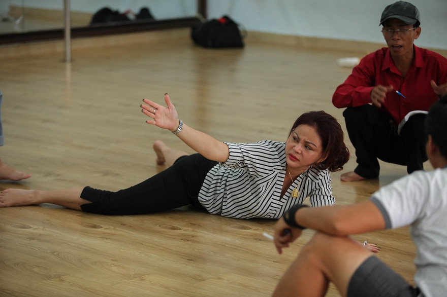 Nghệ sĩ Lê Giang tập luyện xuyên đêm cho lần tái xuất này.