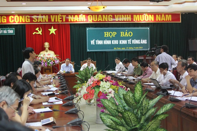 Quang cảnh buổi họp báo chiều nay, 15/5. 