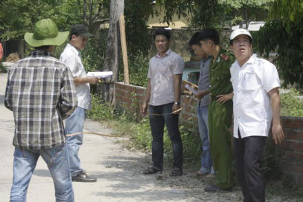 Cơ quan chức năng khám nghiệm hiện trường vụ án
