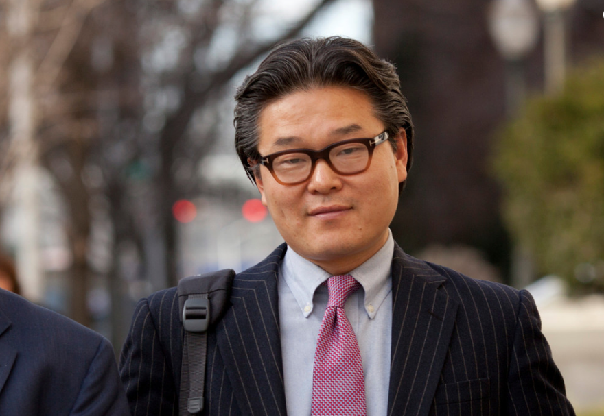 Chân dung nhà đầu tư thầm lặng Bill Hwang. (Ảnh: Bloomberg)