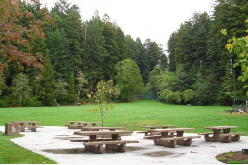 Prague đòi Đại sứ quán Nga trả lại phần đất thuộc công viên. (Ảnh: Urdupoint)