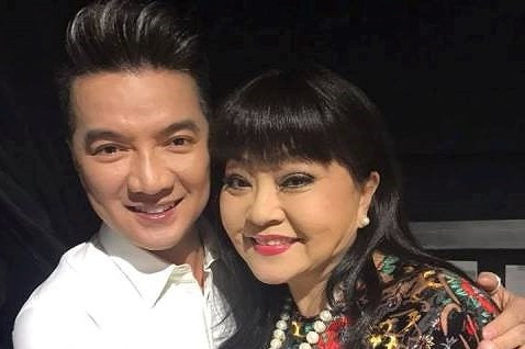 Không chỉ trên sân khấu, Hương Lan và Đàm Vĩnh Hưng khá thân thiết ngoài đời.