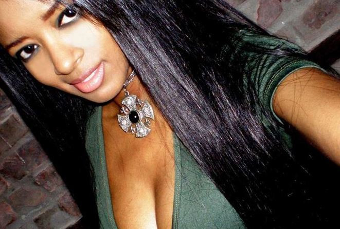 Cựu người mẫu Playboy ôm con nhảy lầu tự tử gây sốc