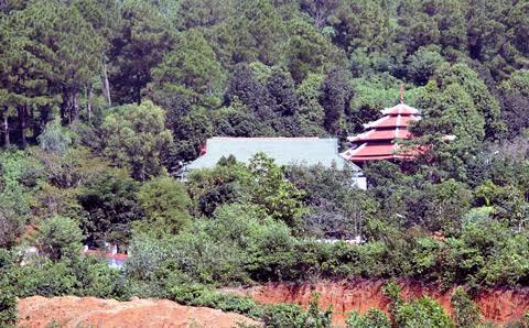 Biệt phủ đại gia vàng xây dựng trái phép trên núi Hải Vân.