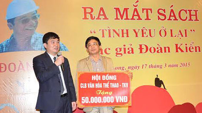 Ông Đoàn Văn Kiển tặng 50 triệu đồng cho “Quỹ tình người”