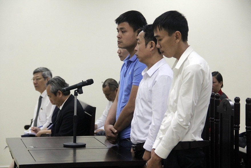 4 bị cáo tại tòa trưa nay 9/1. Ảnh: Tân Châu