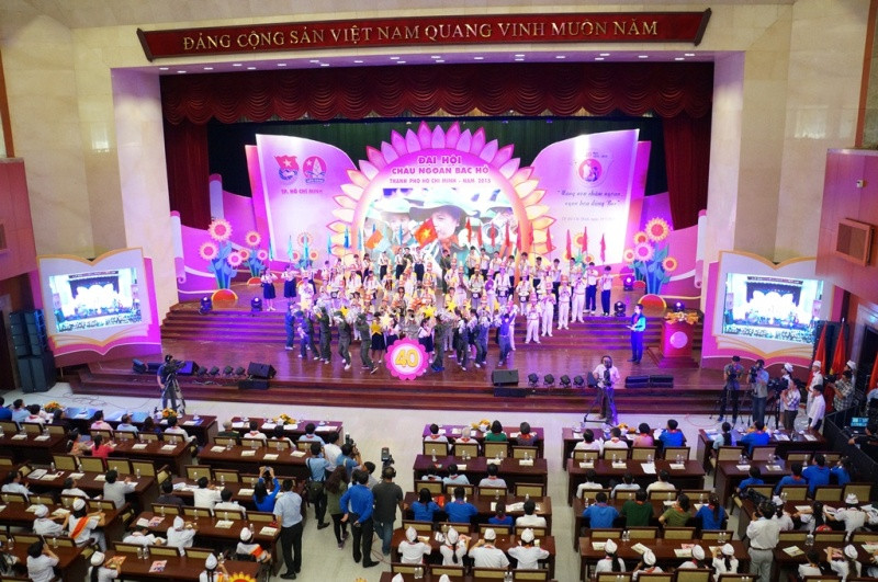 Toàn cảnh Đại hội Cháu ngoan Bác Hồ TP.HCM với chủ đề: “Măng non chăm ngoan, ngàn hoa dâng Bác”.