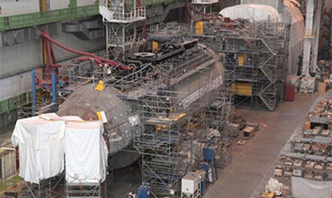 Tàu ngầm Suffren tại xưởng đóng tàu Laubeuf.