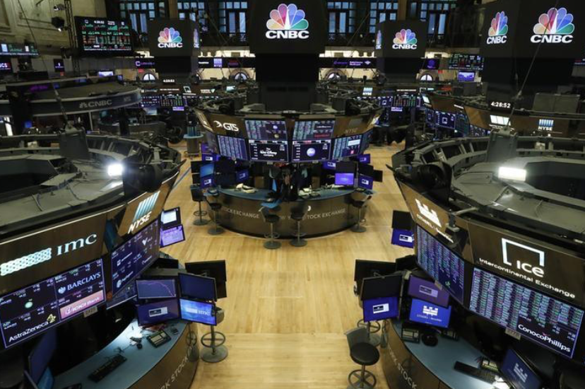 Bên trong sàn chứng khoán New York ngày 19/3. (Ảnh: Reuters)