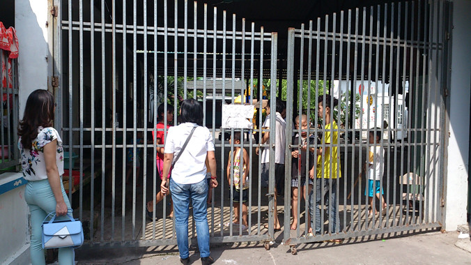 Mấy ngày qua, cổng Nhà mở chùa Bồ Đề luôn đóng kín, không cho người lạ vào