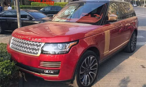 Trang tin Carnewschina đăng tải hình ảnh chiếc Range Rover Autobiography xuất hiện ở Bắc Kinh, Trung Quốc. 