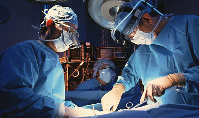 Gãy "của quý" xảy ra khi yêu "quá nhiệt tình".