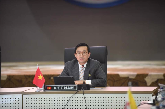 Đại sứ Trần Đức Bình