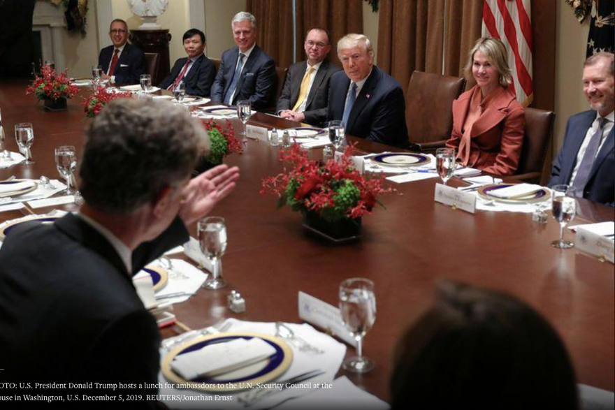 Tổng thống Mỹ Donald Trump tiếp đai sứ các nước trong Hội đồng Bảo an năm 2019. (Ảnh: Reuters)