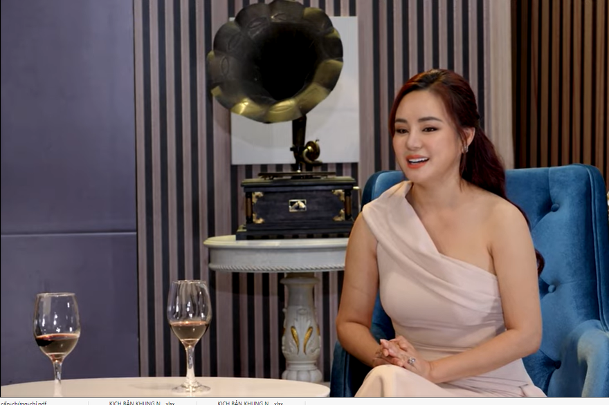 Ca sỹ Vy Oanh theo chồng bỏ cuộc chơi khi ở giai đoạn bắt đầu nổi tiếng nhất