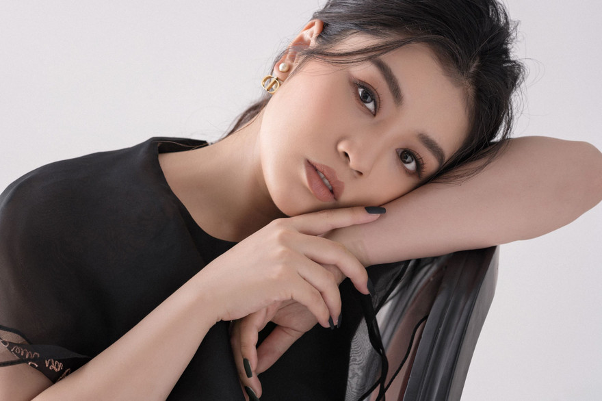 Sao Mai Thu Hằng bất ngờ tuyên bố kết hôn và làm mẹ