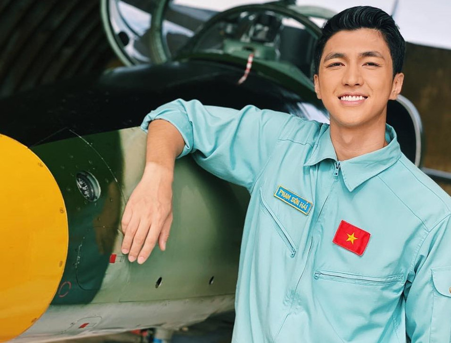 Bình An hóa vai phi công trong phim chiếu Tết