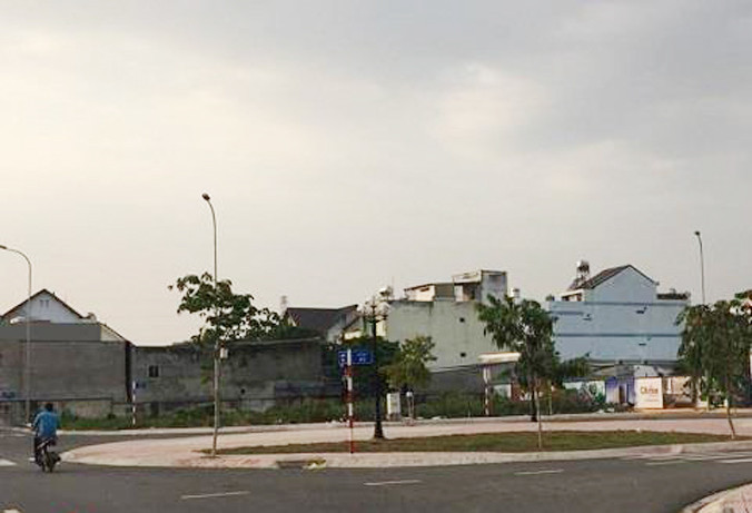 Giá đất nền tại TP Hồ Chí Minh 'đang sốt' vì giới đầu tư trục lợi, thổi giá.